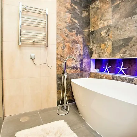 Luxury With Swimming Pool And Jacuzzi Villa Marbella